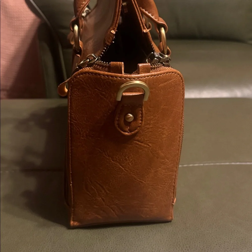 NEW, Cobbler Legend-Elegant Brown Leather Satchel - Picture 3 of 12